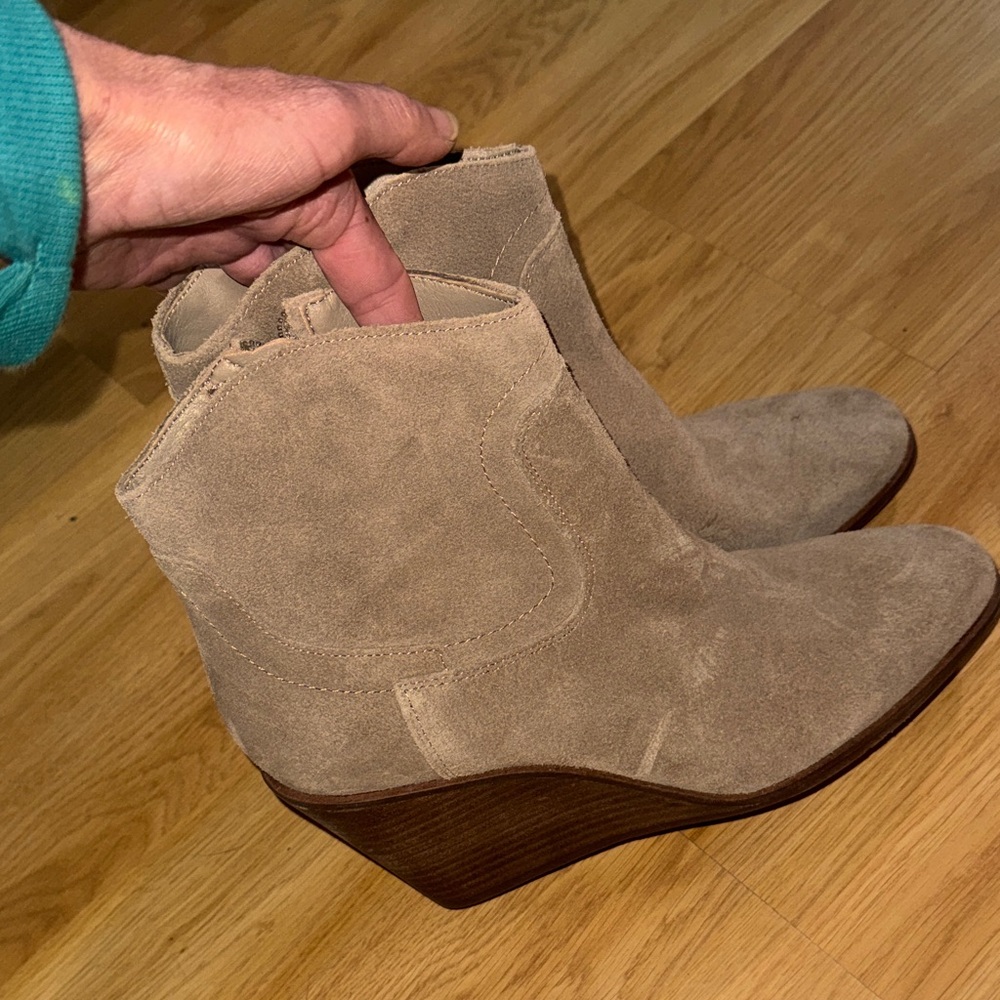 Lucky Brand size 10 NWT NEW Wadier tan taupe Suede Ankle Booties